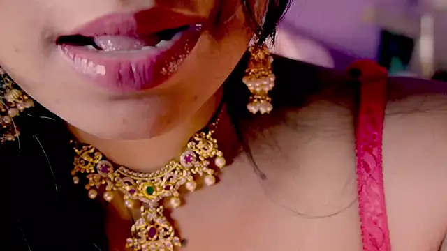 sexyhoney27 网络视讯表演