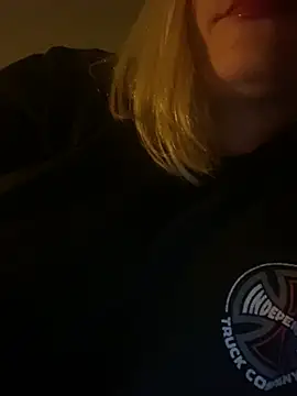 iAmJeNeSyn Live chat-huone