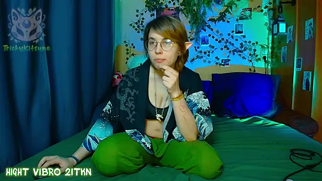 TrickyKitsune's Live XXX Chat