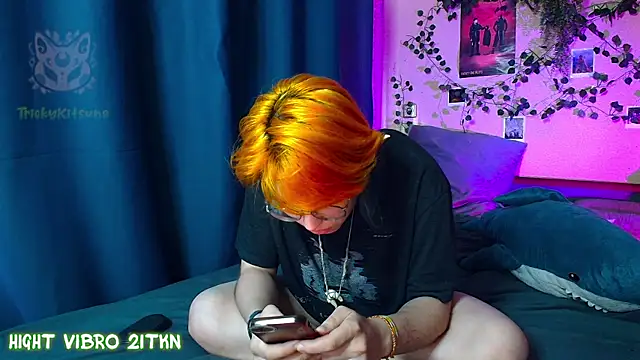 แชท XXX สดของ TrickyKitsune
