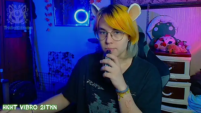 TrickyKitsune XXX чат на живо