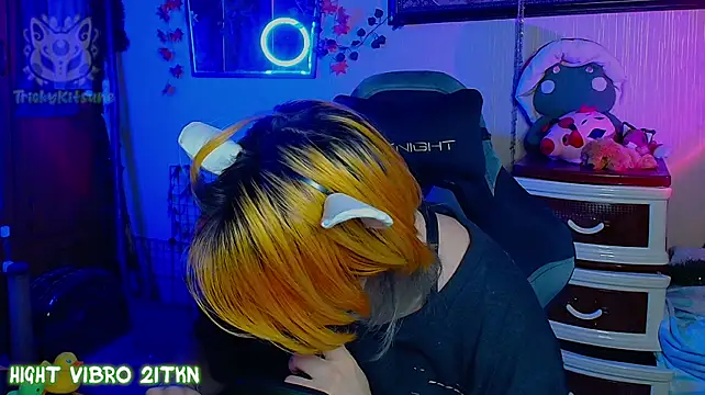 Živý XXX chat TrickyKitsune