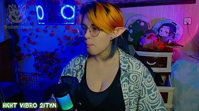TrickyKitsune Show in webcam