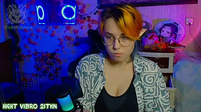 Show modela TrickyKitsune na web-kameri