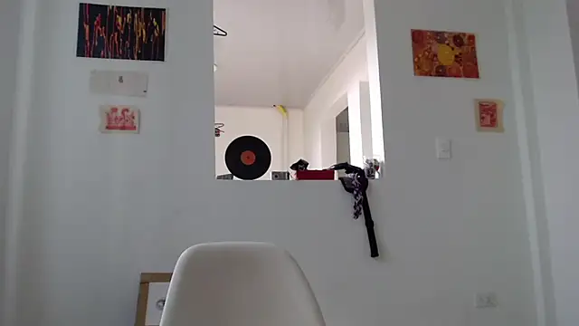 Maam_Ine Live chatroom