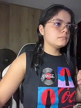XXXAngella Adlı Modelin Web Kamerası Şovu