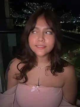 kath_kitty Adlı Modelin Canlı XXX Sohbeti