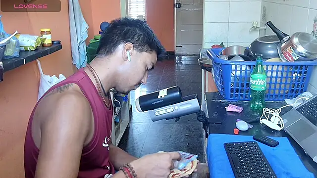Gre3k_god's Webcam Show