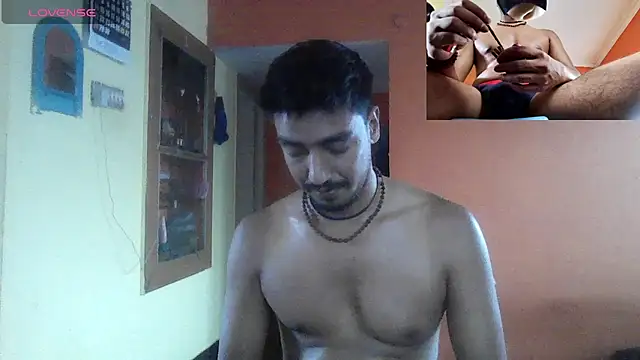 Show modela Gre3k_god na web-kameri