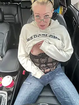 MilfOfDreams Show in webcam
