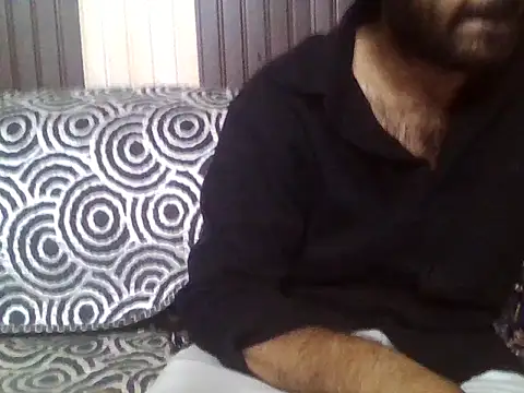 lucknowguy Show in webcam