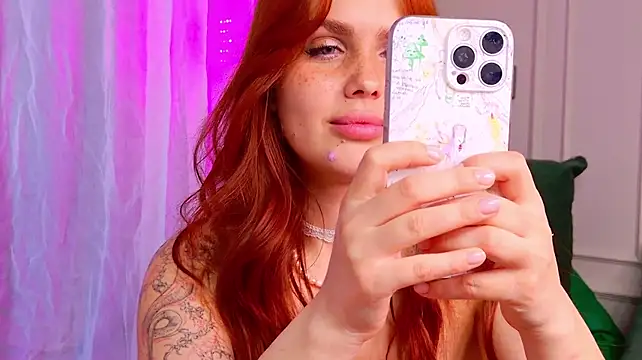 AliceOfWonders' Webcam Show