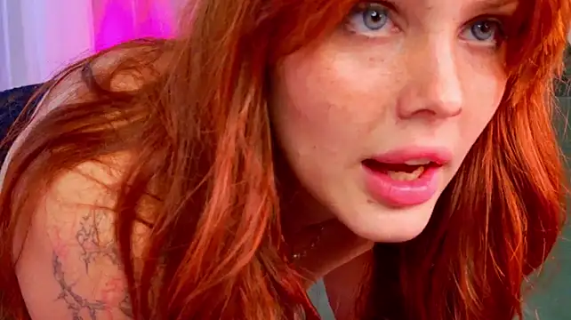 AliceOfWonders' Live XXX Chat