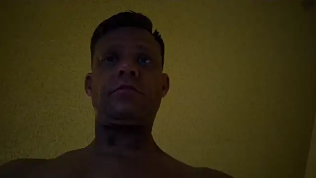 FrostedFlakes-69 Show in webcam