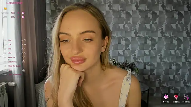 Chat +18 de A_delina ao vivo