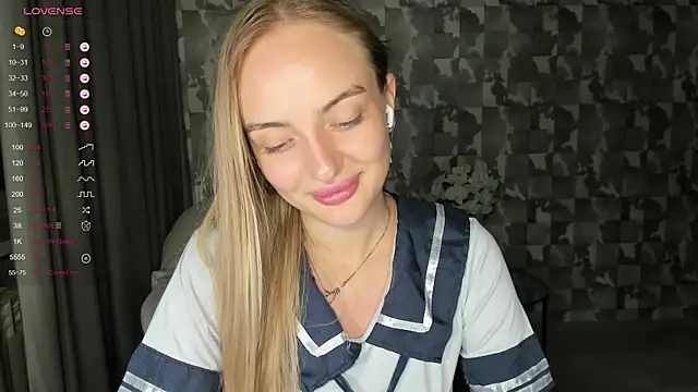 Chat +18 de A_delina ao vivo