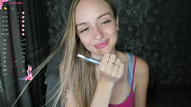 Chat +18 de A_delina ao vivo