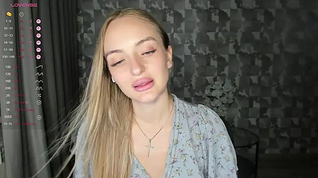 צ'אט XXX בשידור חי של A_delina