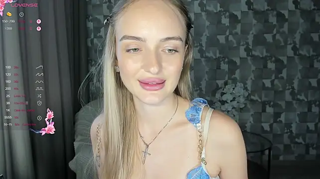 A_delina Chat XXX live