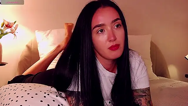 KimKhallifa Adlı Modelin Canlı XXX Sohbeti