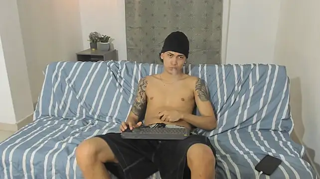 Lil_Tatto webkamerás műsora