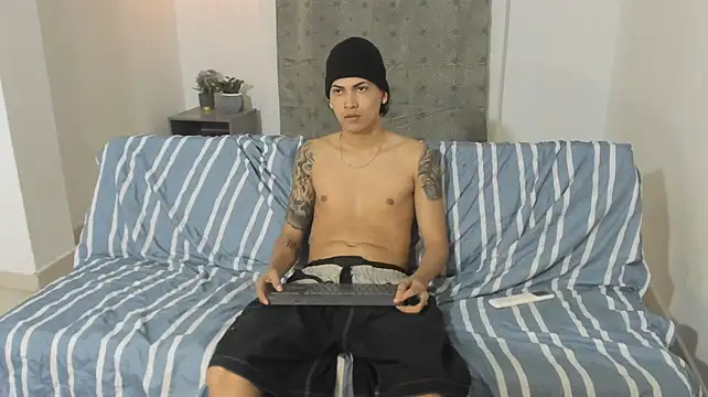 Lil_Tatto: вебкам-шоу