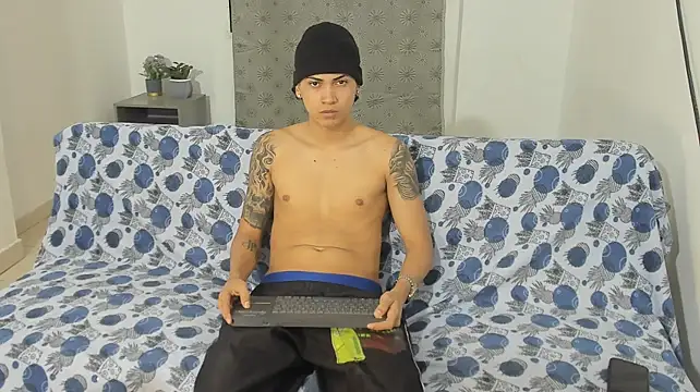 Lil_Tatto Pertunjukan Webcam
