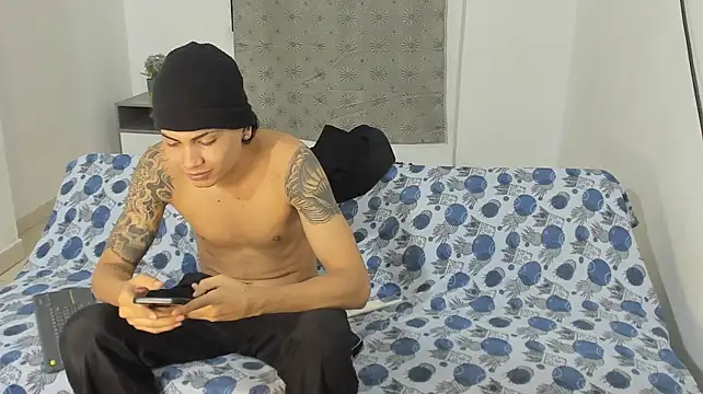 Lil_Tatto Pertunjukan Webcam