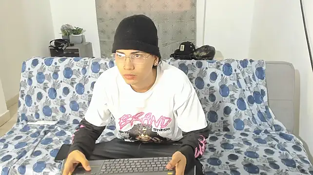 Lil_Tatto: вебкам-шоу