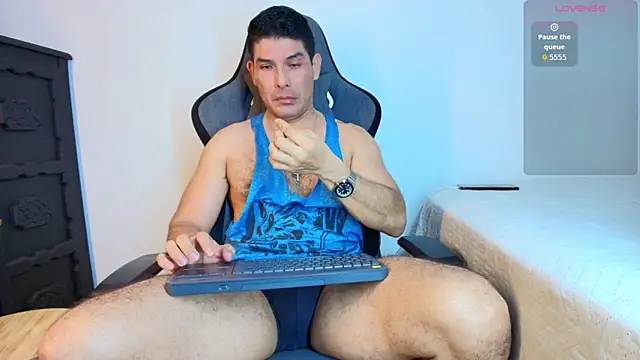 Show modela Andrewstelle_coleman na web-kameri