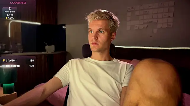 Leonnextdoor Webcam show
