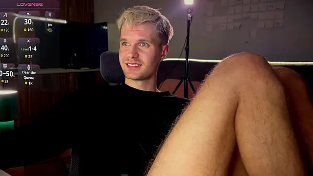 Leonnextdoor Webcam Show