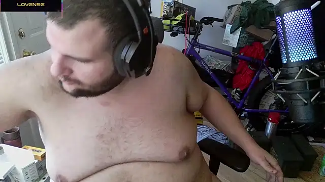 Show modela Bigneil222 na web-kameri