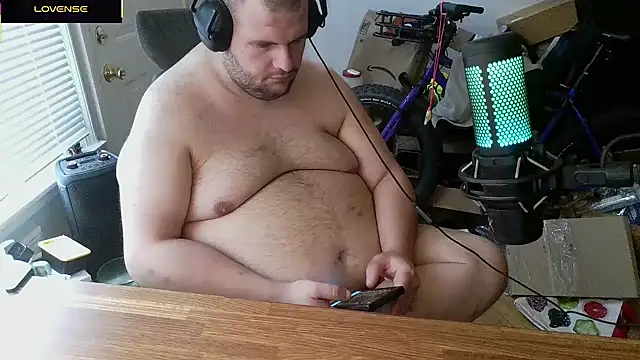 Show modela Bigneil222 na web-kameri