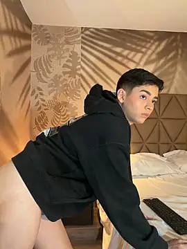 Maxi_little's Webcam Show