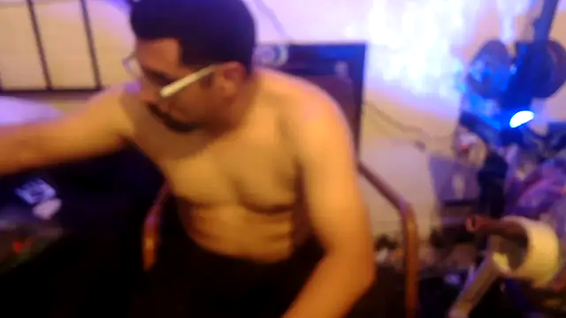 k1oudE Show in webcam