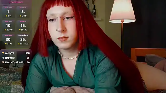Show modela lia_grl na web-kameri