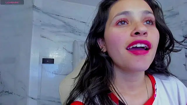 غرفة دردشة arissha_lee المباشرة