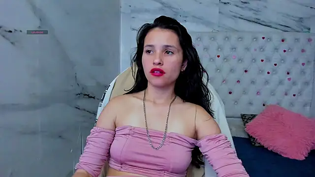 Chat +18 de arissha_lee ao vivo