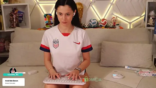 Вебкам-шоу taanni_bc