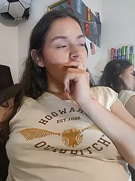 XXX chat uživo modela Danni_shy