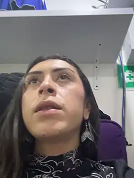 Sara_Davina Show in webcam