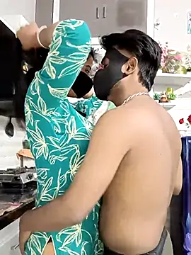 Pokazy przed kamerką – Kaur_Simran_01