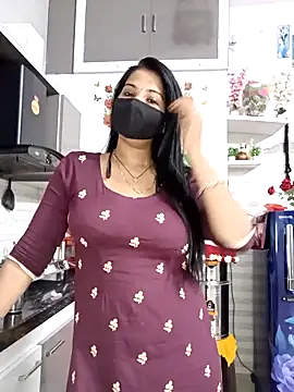 Pokazy przed kamerką – Kaur_Simran_01