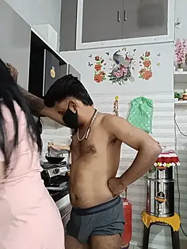 Pokazy przed kamerką – Kaur_Simran_01