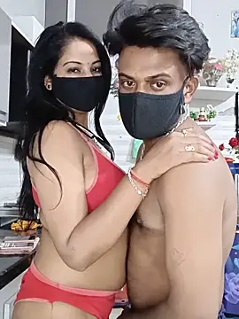 Pokazy przed kamerką – Kaur_Simran_01
