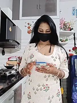 Pertunjukan Kamera Web Kaur_Simran_01