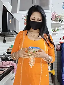 Pokazy przed kamerką – Kaur_Simran_01