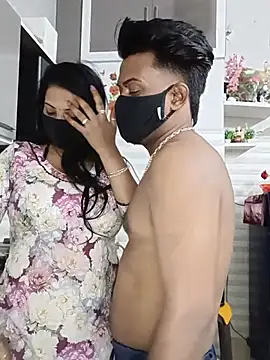 Pokazy przed kamerką – Kaur_Simran_01