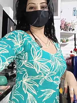 Pokazy przed kamerką – Kaur_Simran_01
